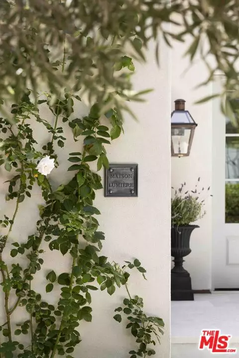 West Hollywood, CA 90048,419 Huntley DR