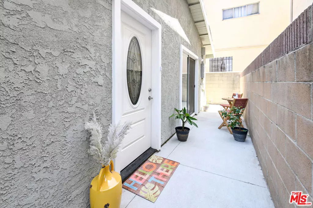 Hawthorne, CA 90250,4564 W Broadway Unit B