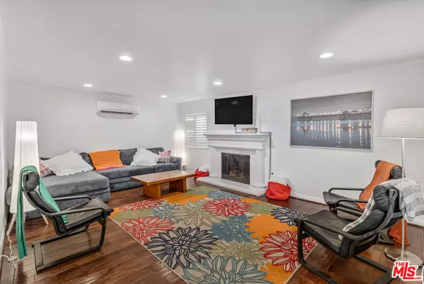 Granada Hills, CA 91344,11725 Balboa BLVD