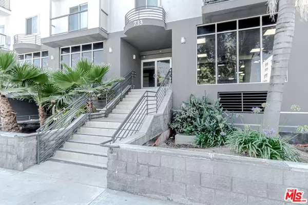 733 S Manhattan PL #401, Los Angeles, CA 90005