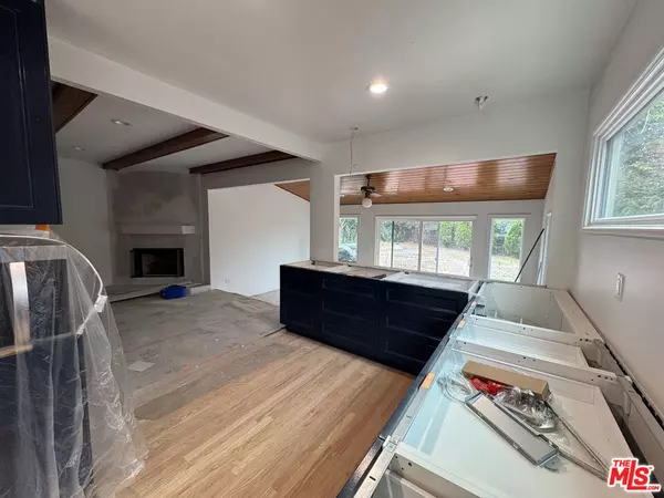 Valley Village, CA 91607,5818 Morella AVE