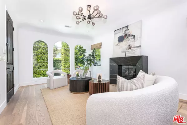 Los Angeles, CA 90038,732 N Cherokee AVE