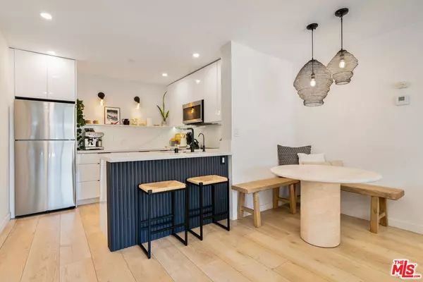 Los Angeles, CA 90049,11750 W Sunset BLVD #407