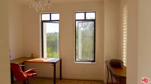 Playa Vista, CA 90094,5625 Crescent Pkwy #335