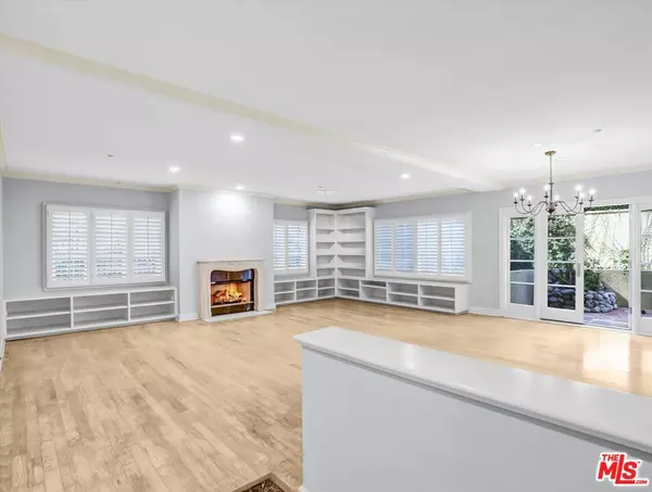 Beverly Hills, CA 90212,277 S Spalding DR #102