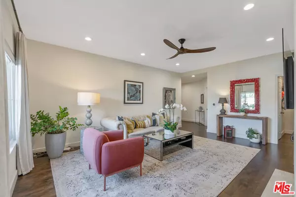 Los Angeles, CA 90048,640 N Sweetzer AVE #10