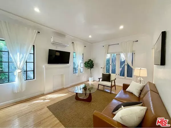 Santa Monica, CA 90403,944 12th ST #2