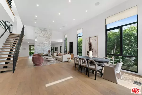 Los Angeles, CA 90024,10501 Eastborne AVE