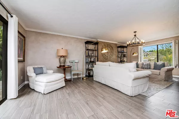 Woodland Hills, CA 91367,24417 Clipstone ST