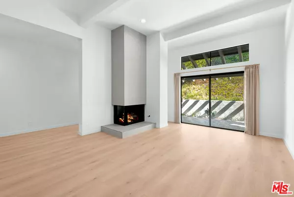 Pacific Palisades, CA 90272,1566 Michael LN