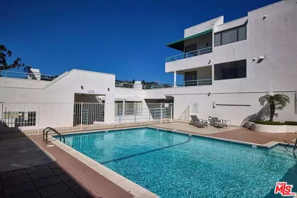 Carlsbad, CA 92009,2552 Navarra DR #A