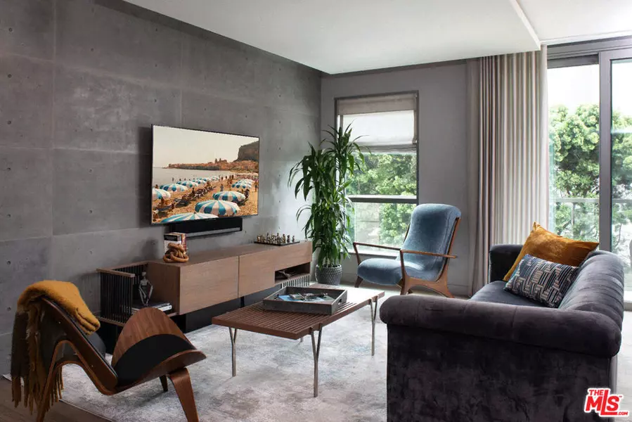 1755 Ocean AVE #305, Santa Monica, CA 90401