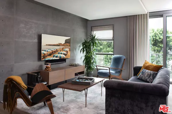 1755 Ocean AVE #305, Santa Monica, CA 90401