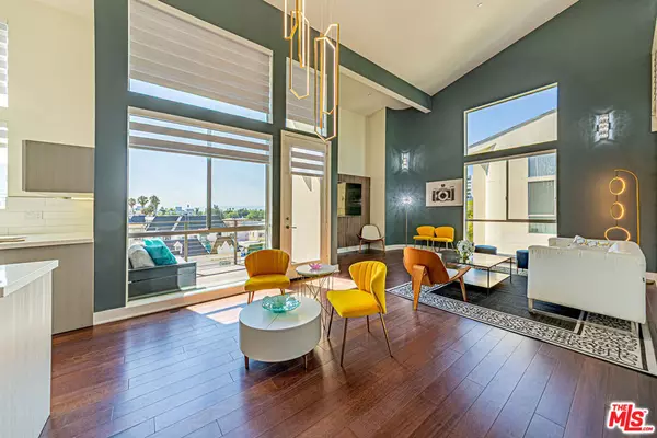 600 S Ridgeley DR #PH1, Los Angeles, CA 90036