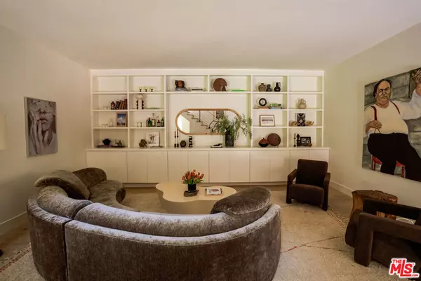 Los Angeles, CA 90046,2351 Mariscal LN