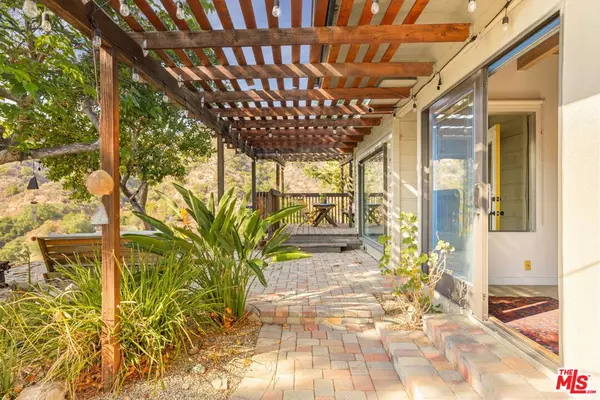 Tujunga, CA 91042,6211 Gyral DR