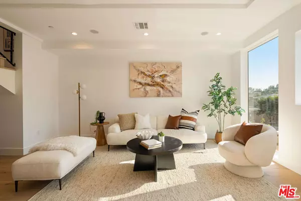 Los Angeles, CA 90042,6048 Burwood AVE