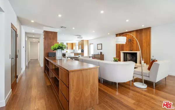 Playa Del Rey, CA 90293,7826 W 80th ST