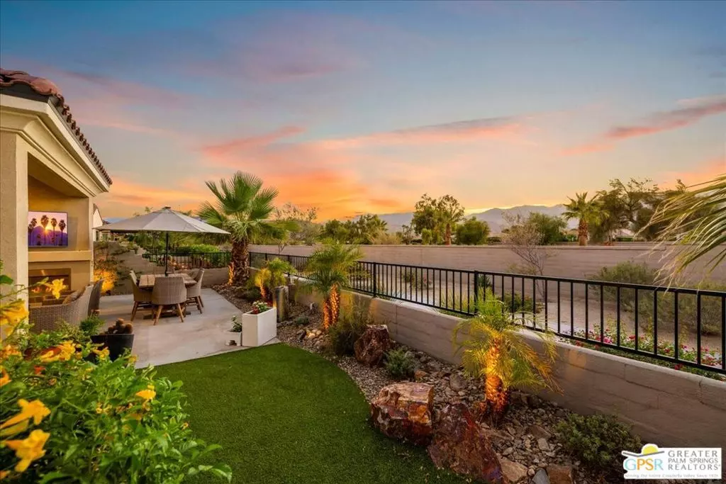 Rancho Mirage, CA 92270,70 Cork Tree