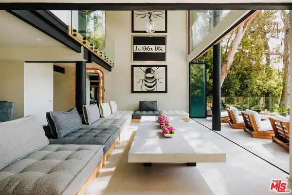 Pacific Palisades, CA 90272,1509 Amalfi DR