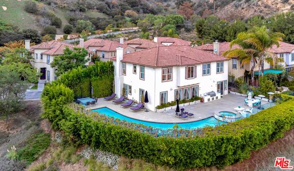 Los Angeles, CA 90068,2752 Stone View CT