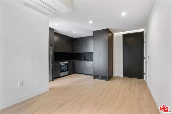 3688 Overland AVE #613, Los Angeles, CA 90034