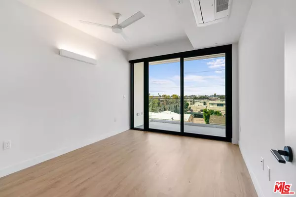 Los Angeles, CA 90034,3688 Overland AVE #613