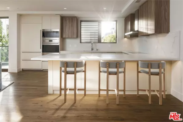 Los Angeles, CA 90048,411 S Hamel RD #310