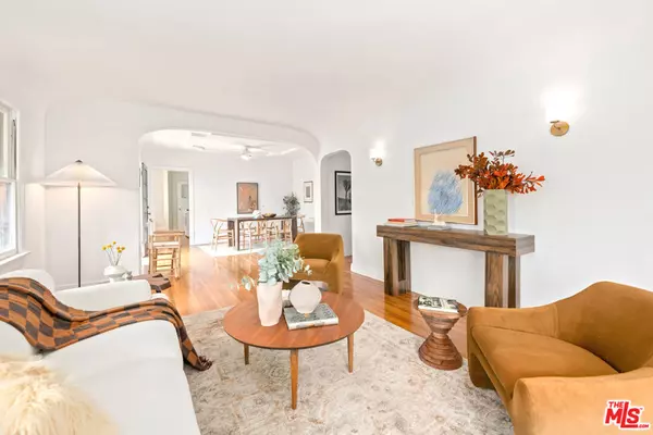 Los Angeles, CA 90019,1337 S Cloverdale AVE