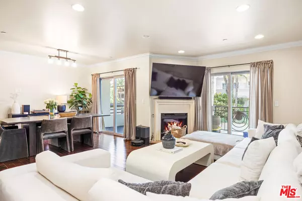 Los Angeles, CA 90049,951 Granville AVE #202