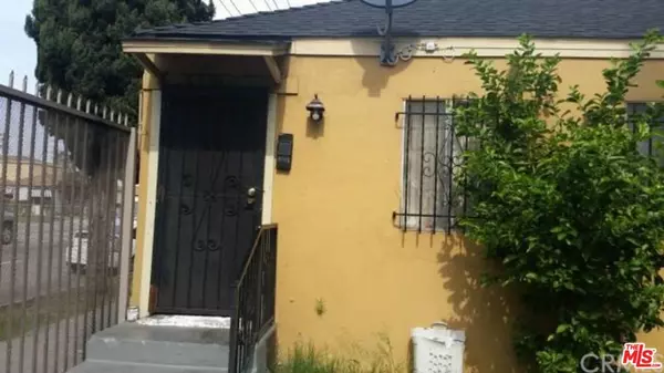 Los Angeles, CA 90003,8504 S San Pedro ST