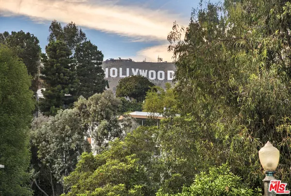 Los Angeles, CA 90068,2882 Belden DR