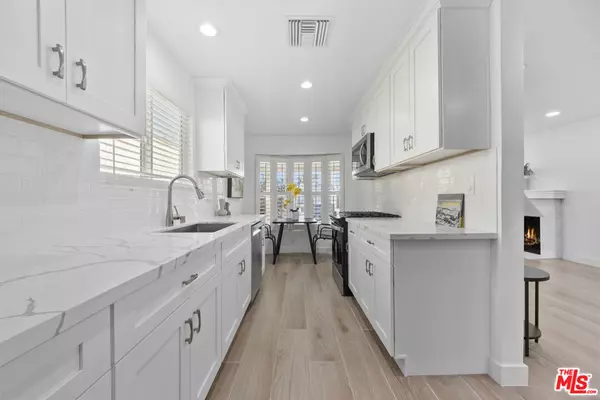 4243 W 58th PL, Los Angeles, CA 90043