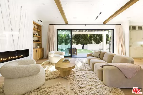 Los Angeles, CA 90068,6310 Mirror Lake DR