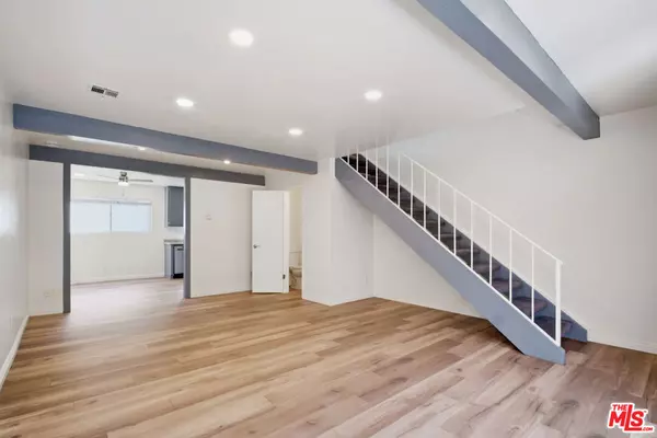 Inglewood, CA 90301,622 W Regent ST #5