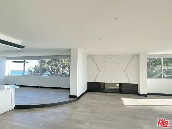 Pacific Palisades, CA 90272,17366 W Sunset BLVD #105