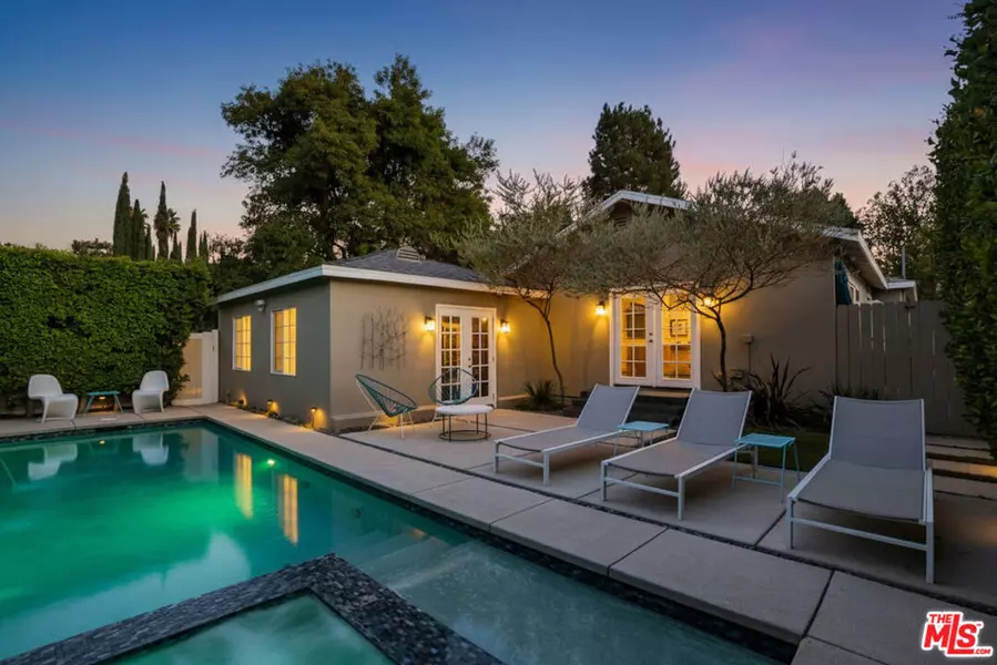 16201 Gilmore ST, Lake Balboa, CA 91406