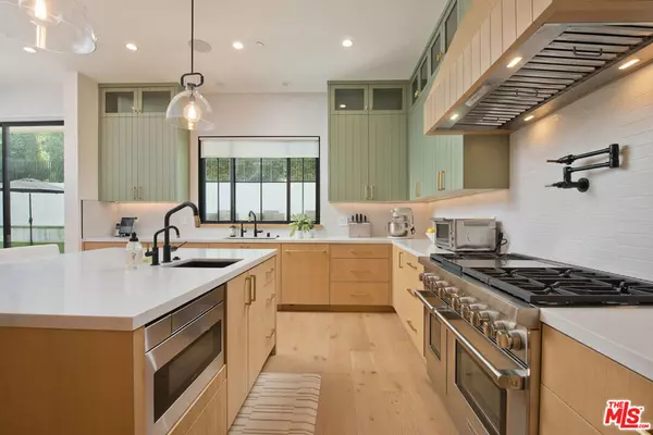 Sherman Oaks, CA 91423,4143 Davana RD