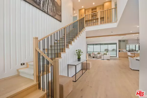 Sherman Oaks, CA 91423,4143 Davana RD