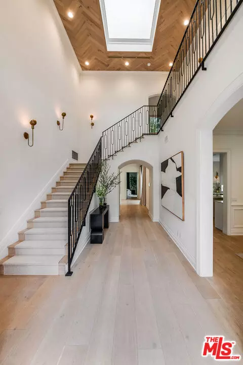 Beverly Hills, CA 90210,9577 Lime Orchard RD