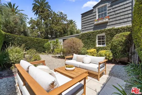 West Hollywood, CA 90048,560 N Croft AVE