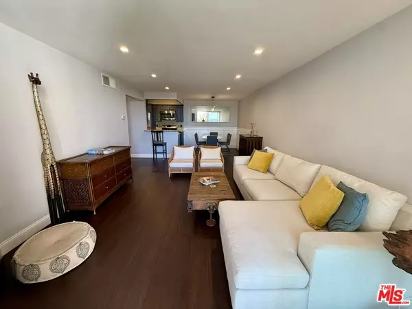 West Hollywood, CA 90069,8530 Holloway DR #318
