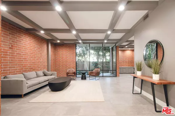 Los Angeles, CA 90049,11750 W Sunset BLVD #304