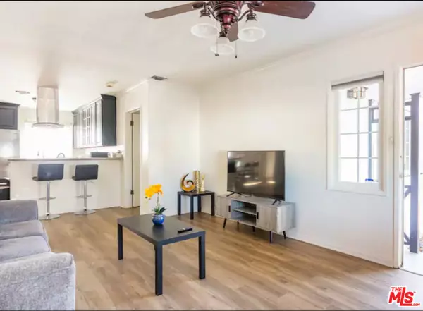 Encino, CA 91316,17900 Hatteras ST