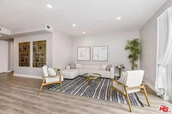 Studio City, CA 91604,11851 Laurelwood DR #102