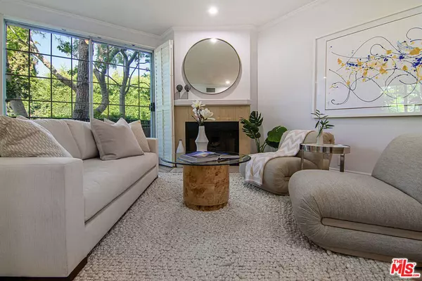 Beverly Hills, CA 90210,458 N Oakhurst DR #102