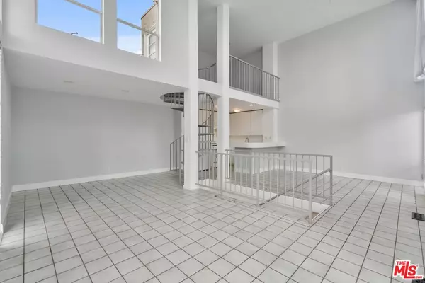 Marina Del Rey, CA 90292,114 Fleet ST