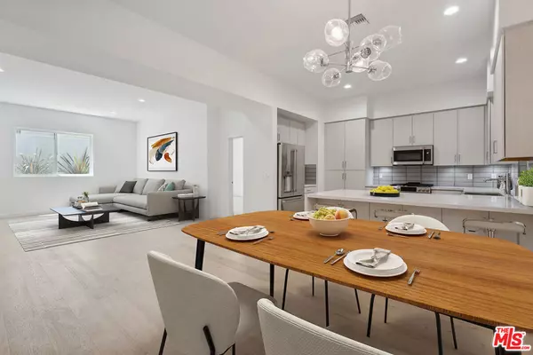 Los Angeles, CA 90028,1746 Garfield PL #102