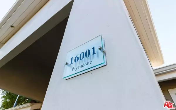 Van Nuys, CA 91406,16001 WYANDOTTE ST
