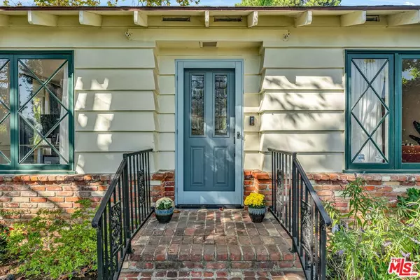 Sierra Madre, CA 91024,725 Edgeview DR